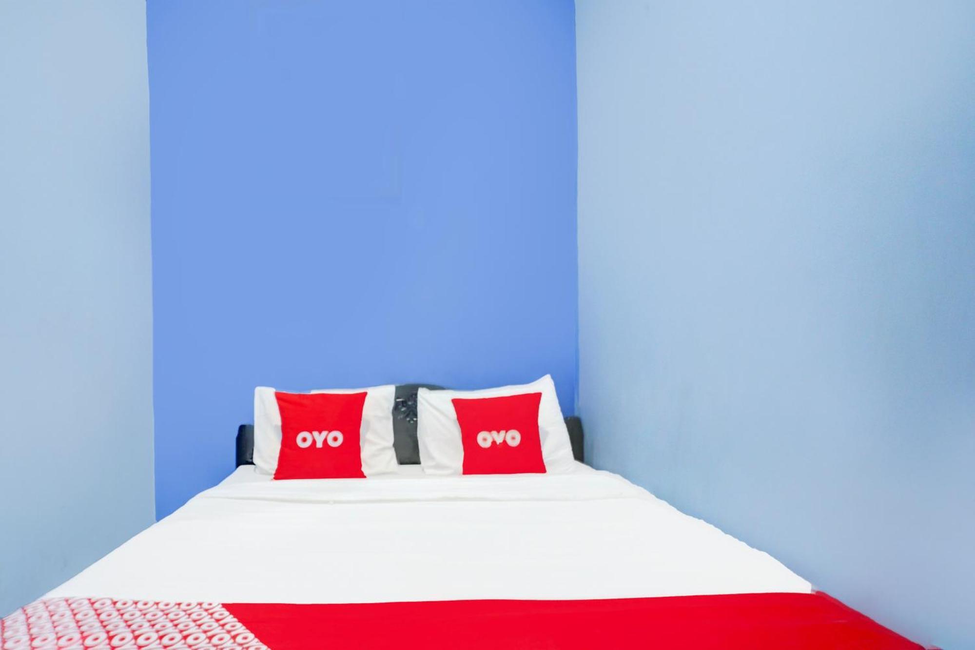 Oyo Life 93083 Nova Jaya 3 Homestay Syariah Lamongan Exterior foto